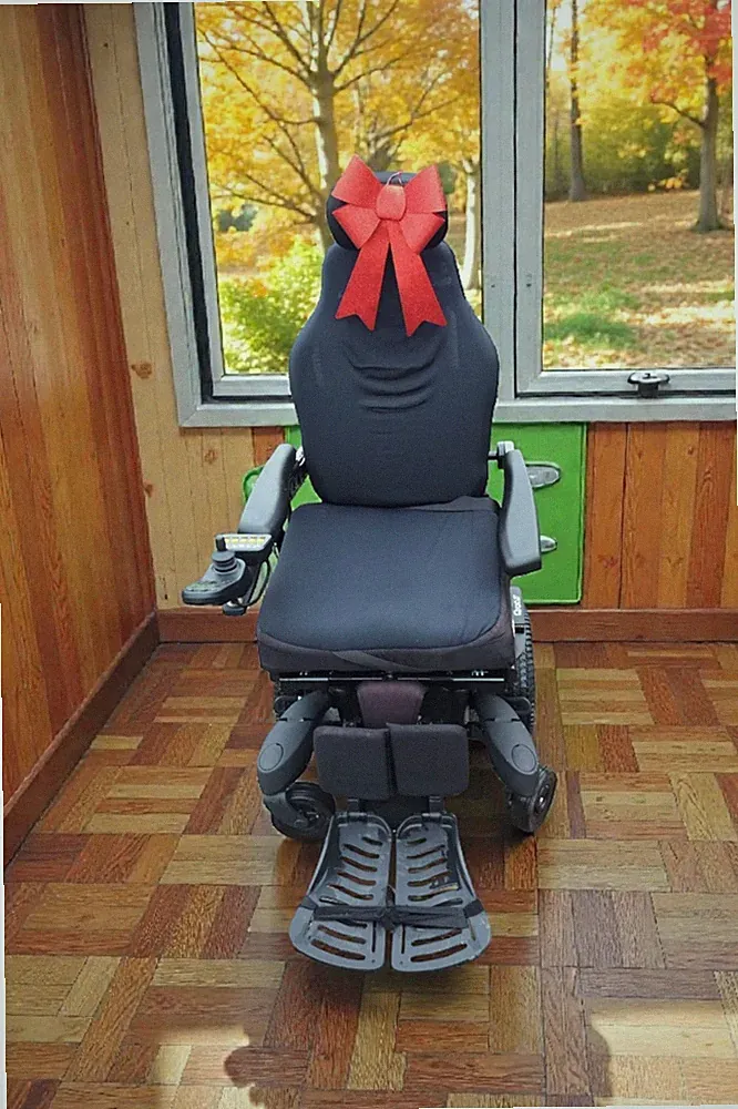 Quickie Q700M Sedeo Pro Power Wheelchair w/ Power Lift Tilt Recline Extend